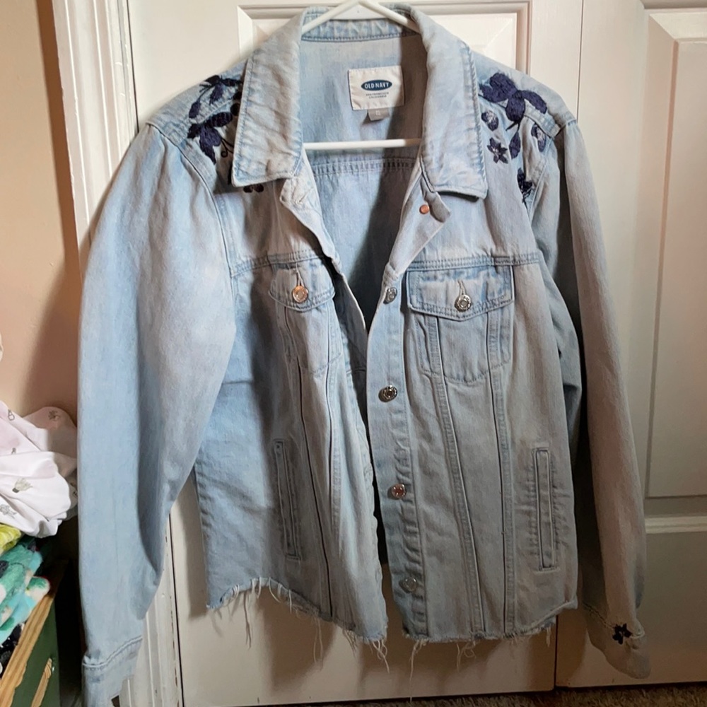Floral embroidered denim jacket